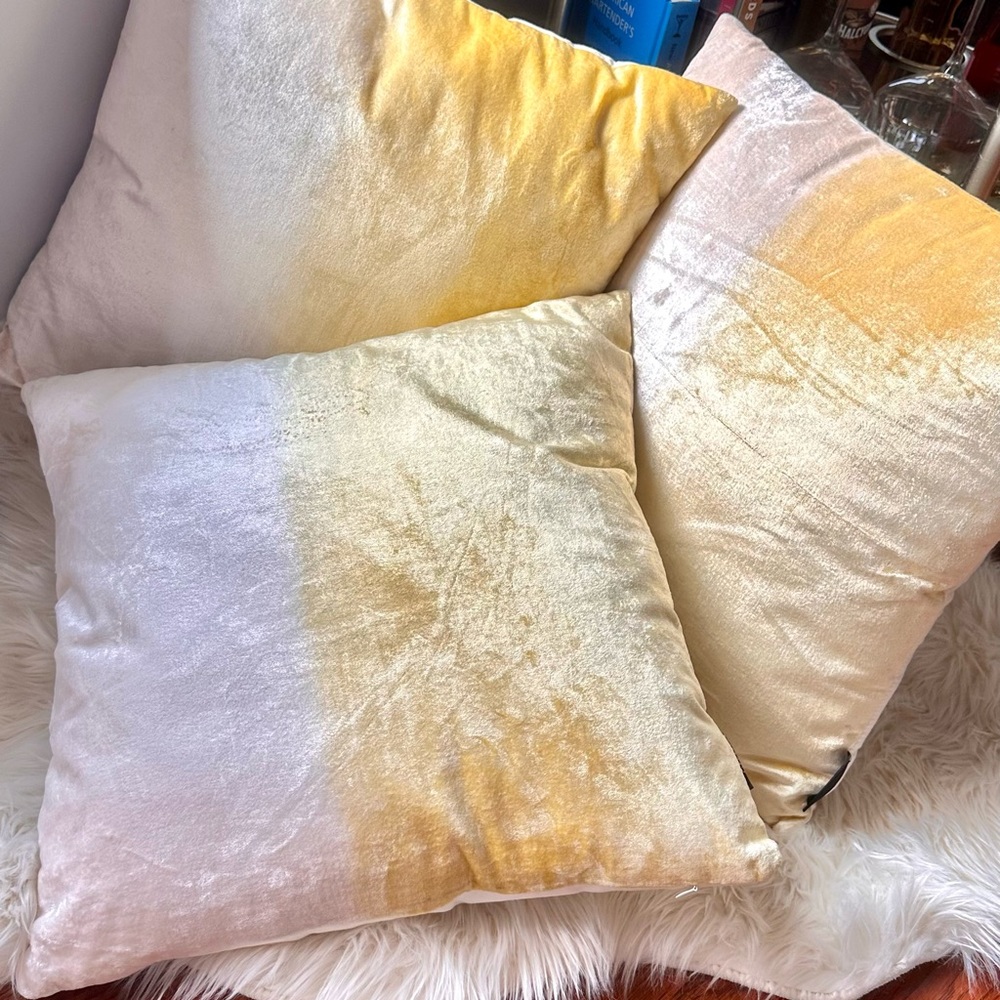 MOD LIFESTYLES Decorative Throw Pillows | Set of 3